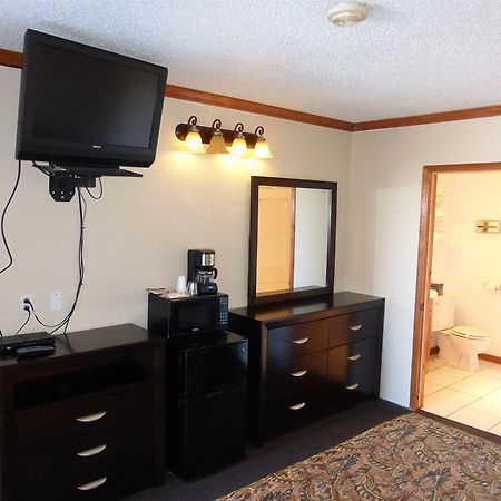 Travel Inn Laramie Bagian luar foto