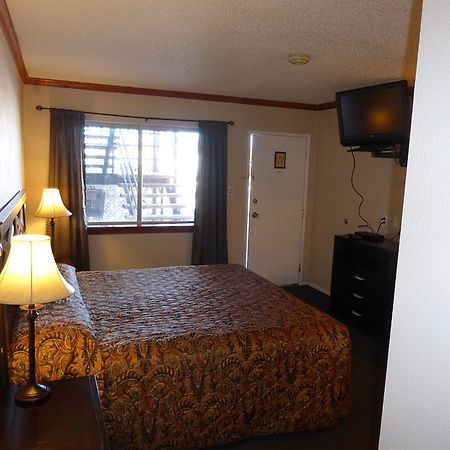Travel Inn Laramie Bagian luar foto