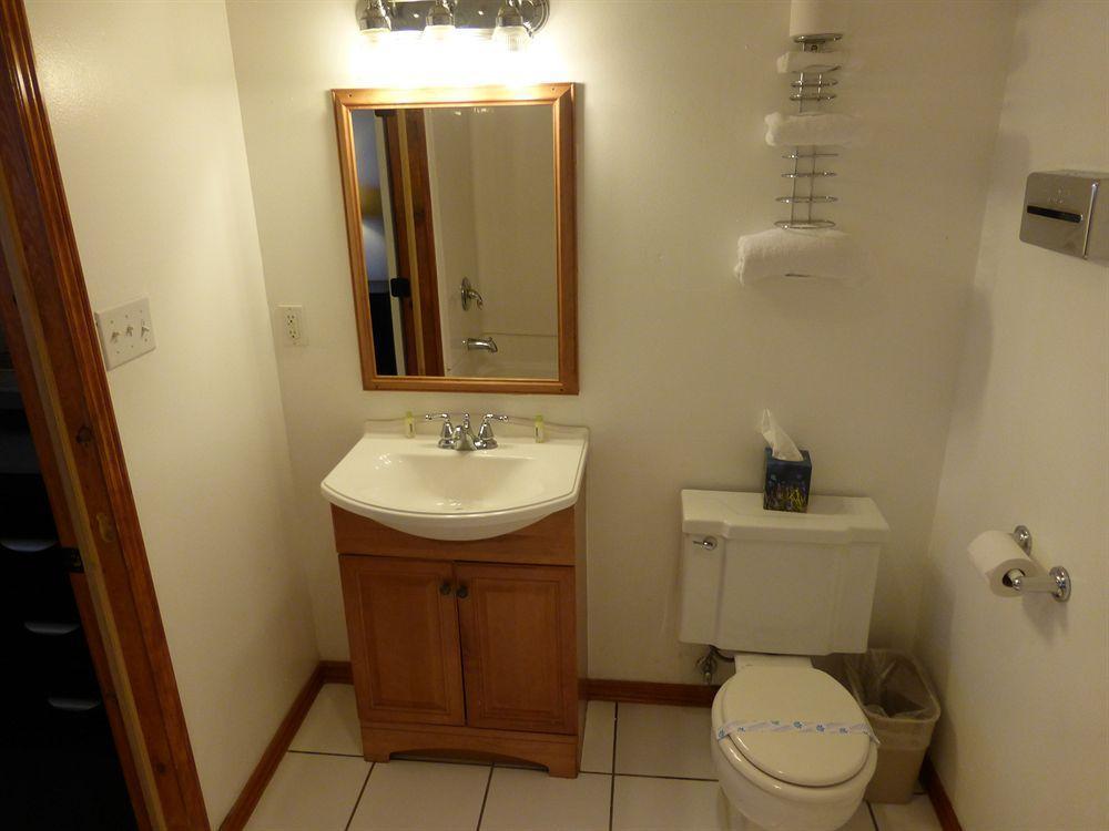 Travel Inn Laramie Bagian luar foto