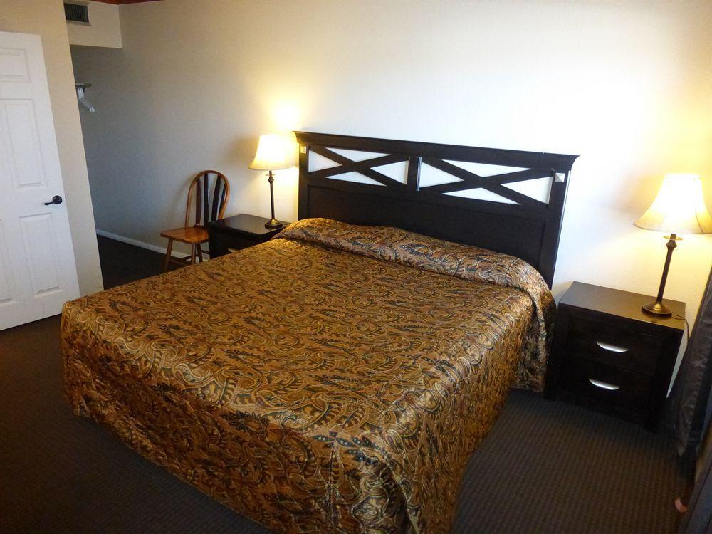 Travel Inn Laramie Bagian luar foto