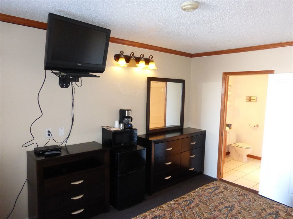 Travel Inn Laramie Bagian luar foto
