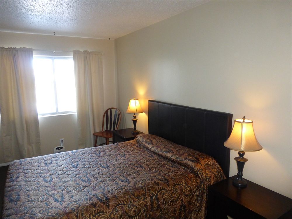Travel Inn Laramie Bagian luar foto